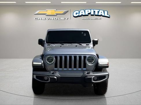 Used 2018 Jeep Wrangler Unlimited Sahara AWD/4WD image 8