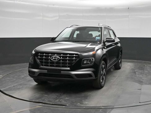New 2026 Hyundai Venue SEL FWD image 3
