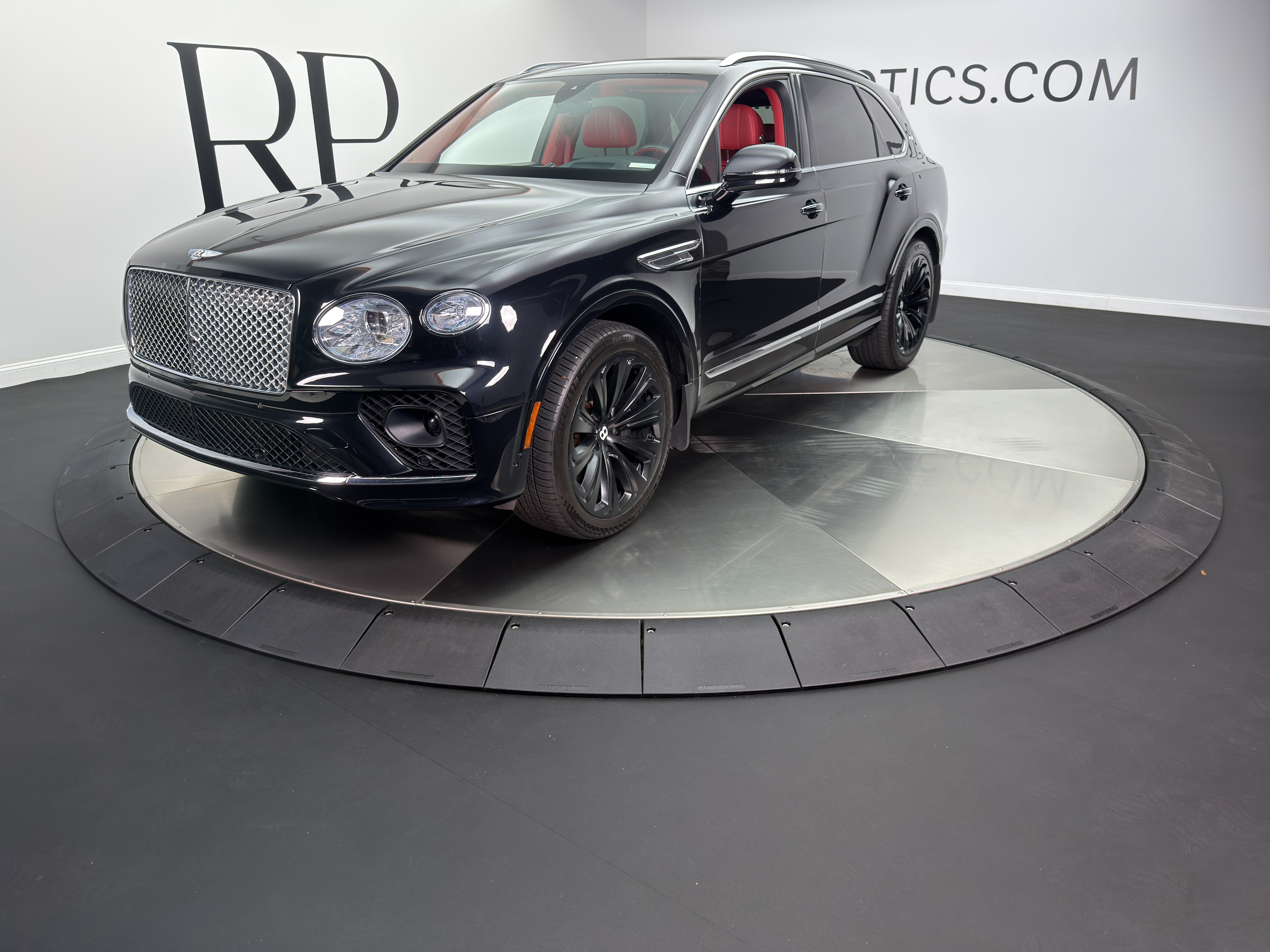 Used 2021 Bentley Bentayga w/ First Edition Specification AWD/4WD image 1