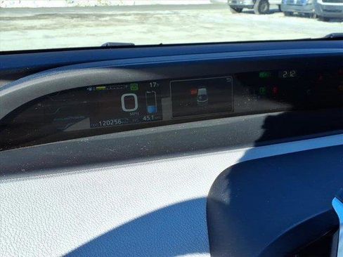 Used 2017 Toyota Prius Prime Premium image 22