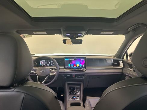 New 2026 Volkswagen Tiguan SE R-Line AWD/4WD image 17