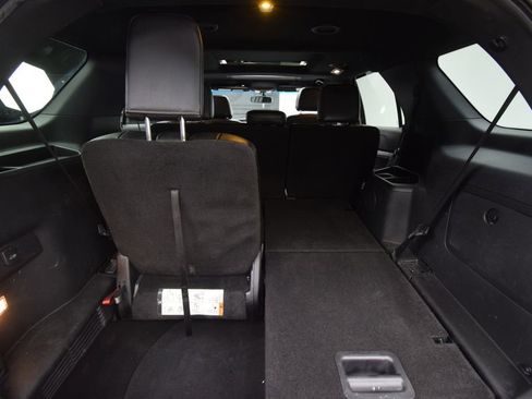 Used 2017 Ford Explorer XLT w/ Equipment Group 202A image 31