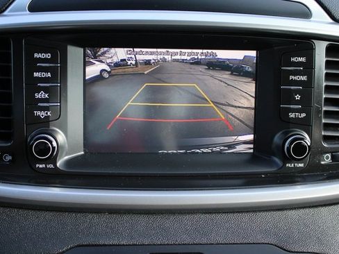 Used 2020 Kia Sorento S image 14