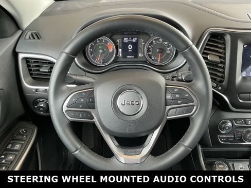 Used 2019 Jeep Cherokee Latitude Plus w/ Comfort/Convenience Group image 5