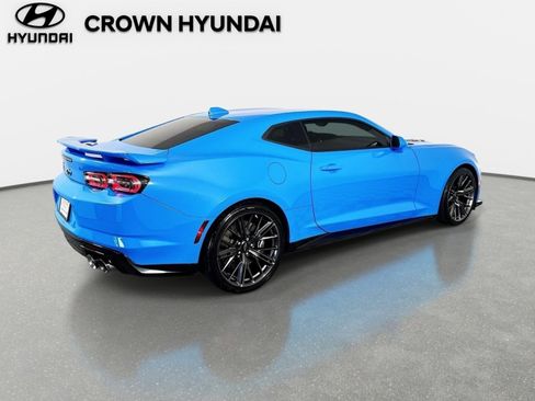 Used 2022 Chevrolet Camaro ZL1 RWD image 5