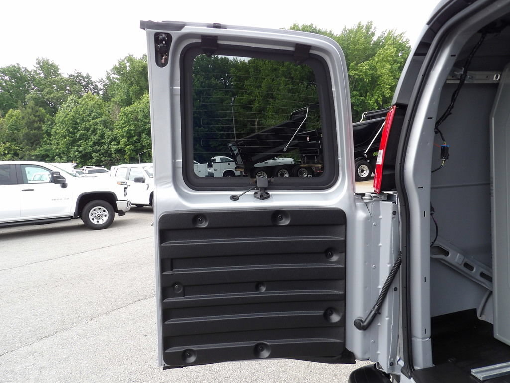 Used 2023 GMC Savana 2500 w/ Driver Convenience Package RWD image 41