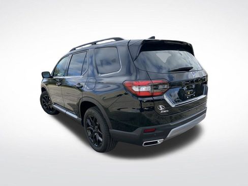 New 2025 Honda Pilot Touring image 3