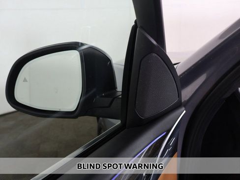 Used 2023 BMW X3 xDrive30i w/ Premium Package AWD/4WD image 5