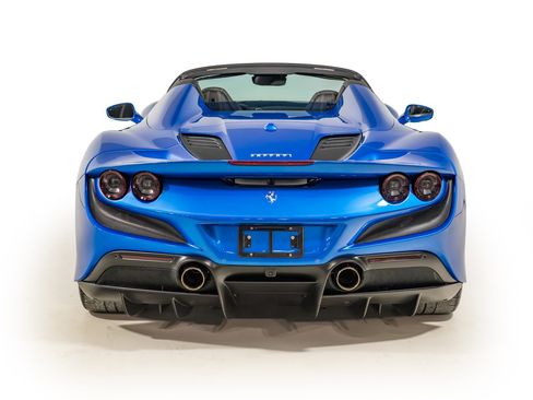 Used 2021 Ferrari F8 Tributo image 6
