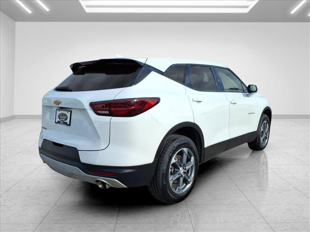 Used 2025 Chevrolet Blazer LT FWD image 10