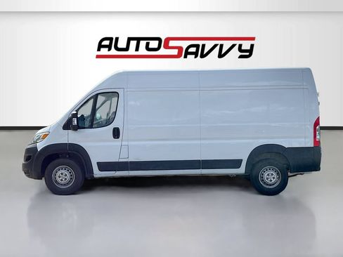 Used 2025 RAM ProMaster 2500 FWD image 4
