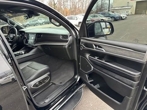 Used 2023 Jeep Wagoneer Series II image 10