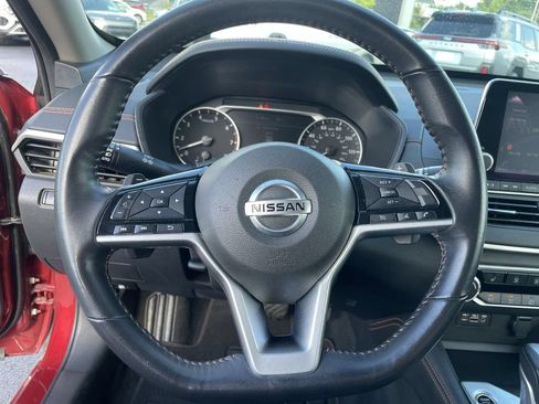 Used 2021 Nissan Altima 2.5 SR w/ SR Premium Package AWD/4WD image 16
