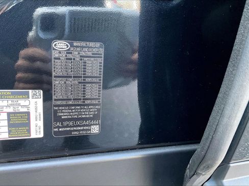 Used 2025 Land Rover Range Rover Sport SE image 34