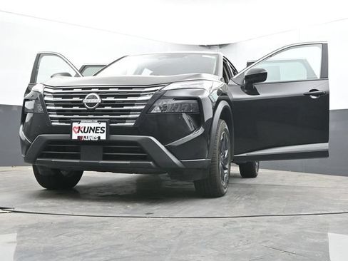 Used 2025 Nissan Rogue SV AWD/4WD image 68
