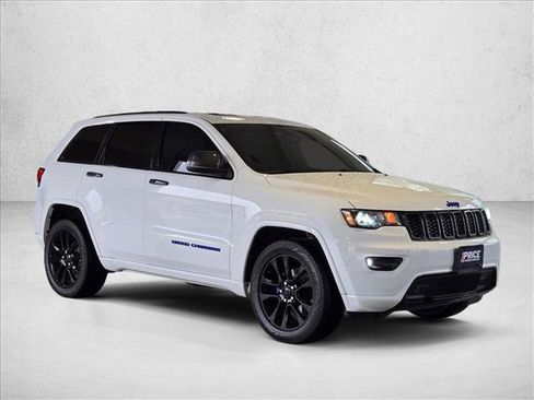 Used 2019 Jeep Grand Cherokee Altitude AWD/4WD image 3