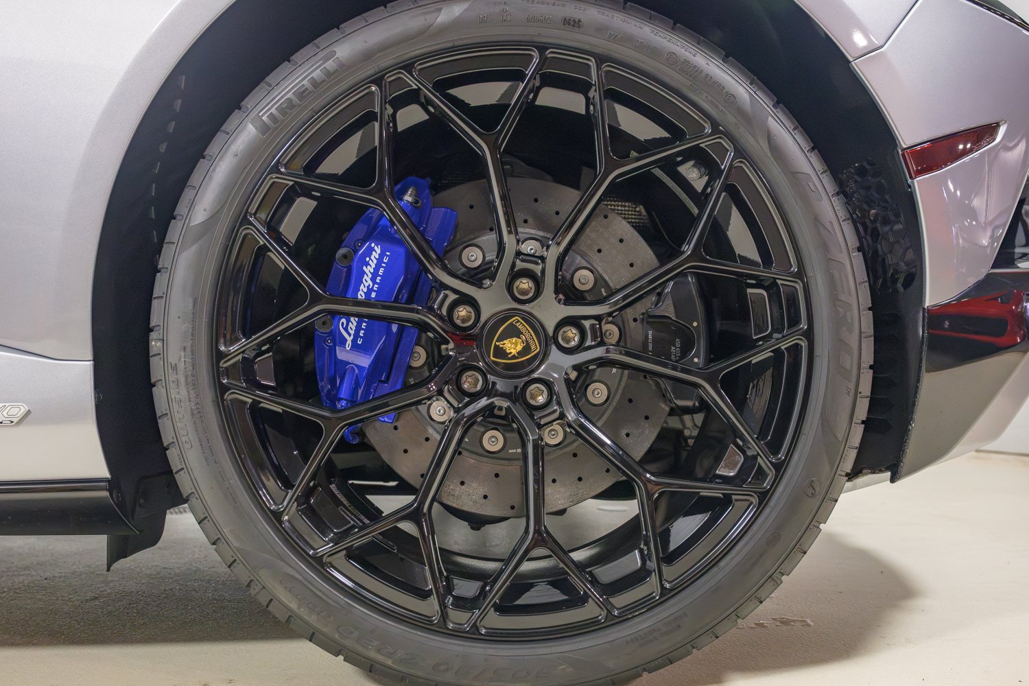 Used 2023 Lamborghini Huracan EVO RWD image 14
