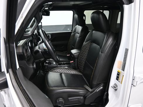 Used 2021 Jeep Wrangler Unlimited Sahara image 27