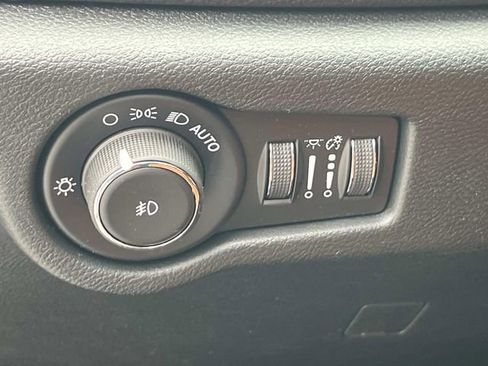 New 2026 Chrysler Pacifica Pinnacle image 25