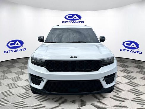 Used 2024 Jeep Grand Cherokee Altitude AWD/4WD image 10