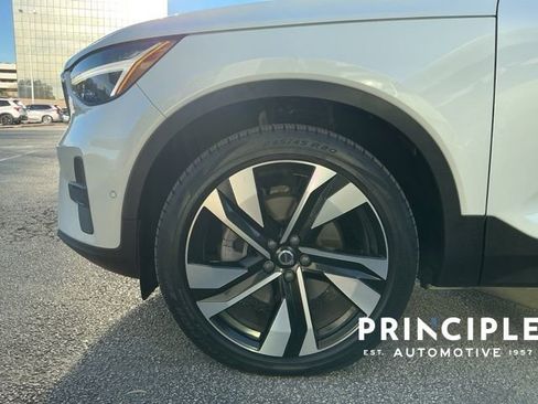 Certified 2023 Volvo XC40 B5 Plus w/ Driver Assist Package AWD/4WD image 7