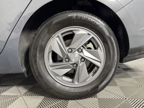 Used 2024 Hyundai Elantra SE FWD image 39