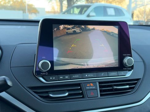 Used 2025 Nissan Altima 2.5 S image 16