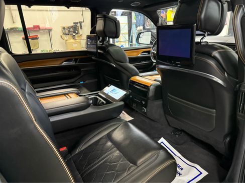 Used 2022 Jeep Grand Wagoneer Series III w/ Rear Seat Video Group 1 image 40