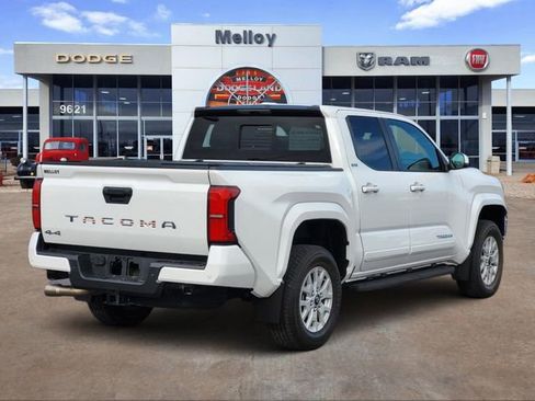 Used 2024 Toyota Tacoma SR5 AWD/4WD image 8