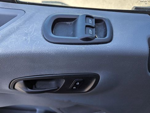 Used 2018 Ford Transit 350 XL image 21