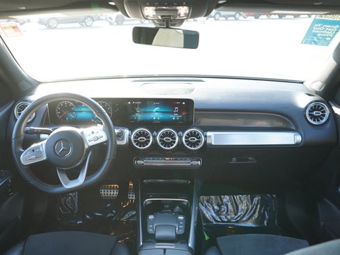 Used 2021 Mercedes-Benz GLB 250 4MATIC image 13