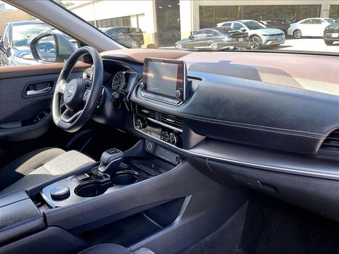 Certified 2023 Nissan Rogue SV AWD/4WD image 14