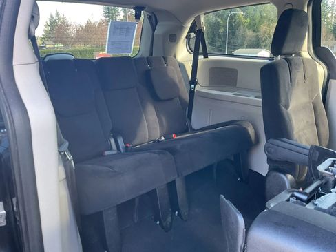 Used 2014 Dodge Grand Caravan SXT w/ UConnect Hands-Free Group image 14