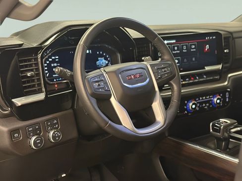 Certified 2022 GMC Sierra 1500 SLT w/ SLT Convenience Package image 21