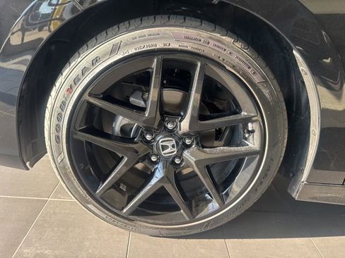 Used 2024 Honda Civic Sport image 9