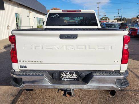 Used 2022 Chevrolet Silverado 2500 LT w/ Convenience Package image 6