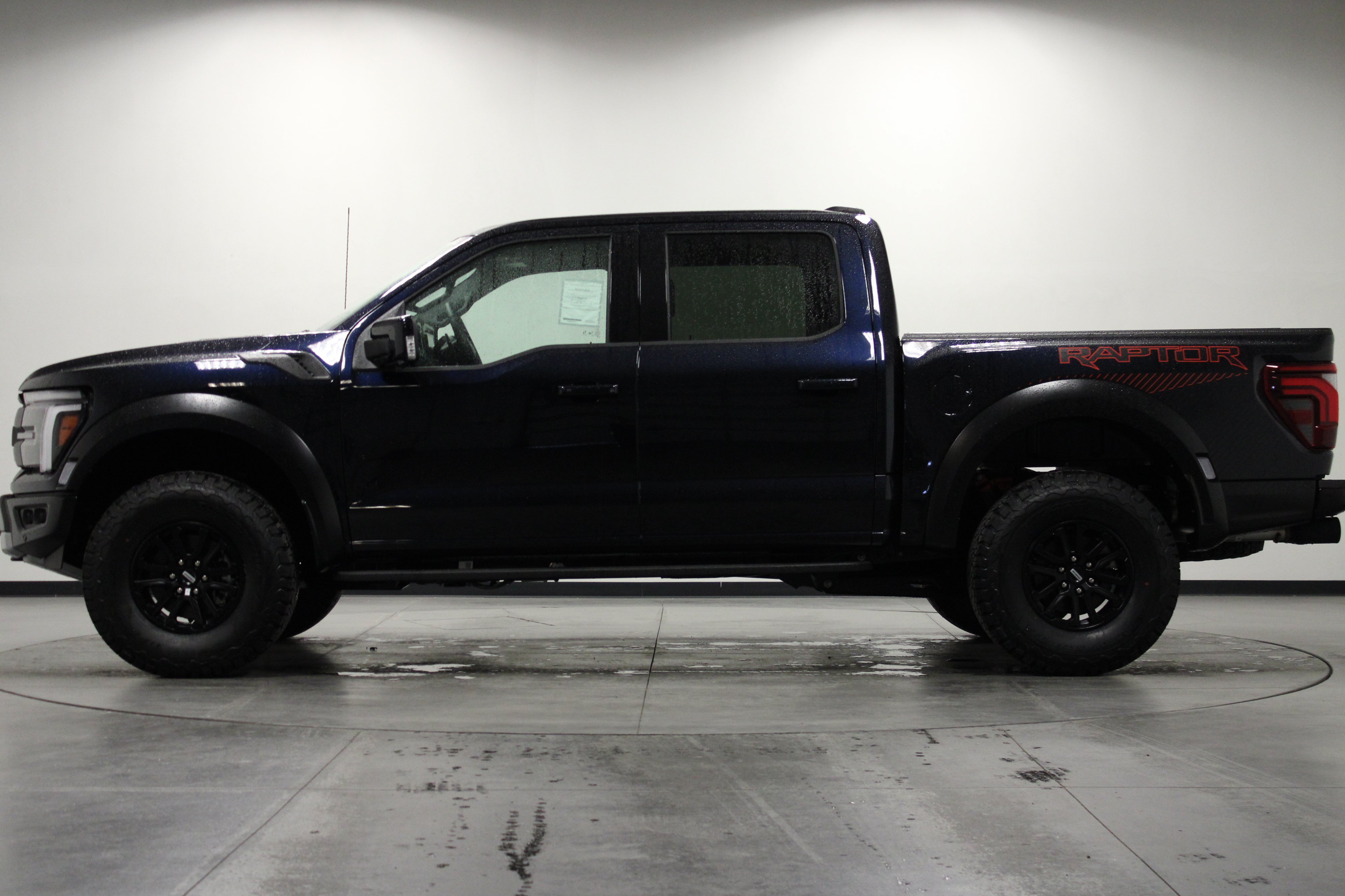 Used 2025 Ford F150 Raptor AWD/4WD image 7
