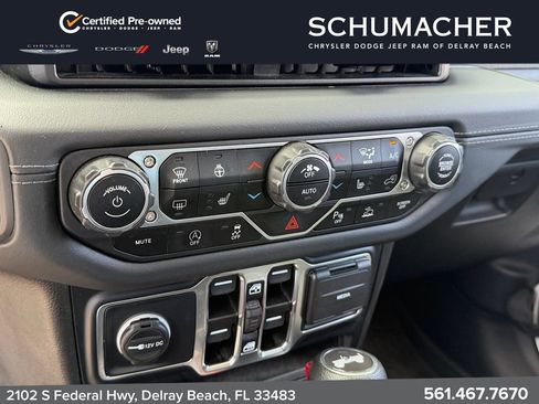 Used 2024 Jeep Wrangler Unlimited Sahara w/ Technology Group AWD/4WD image 22