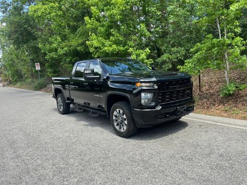 Used 2022 Chevrolet Silverado 2500 Custom w/ Custom Value Package AWD/4WD image 6