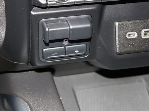 Used 2019 Chevrolet Silverado 1500 High Country w/ Technology Package image 29