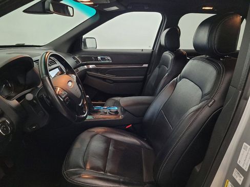 Used 2016 Ford Explorer Limited w/ Equipment Group 301A AWD/4WD image 17