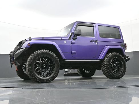 Used 2017 Jeep Wrangler Sahara image 39