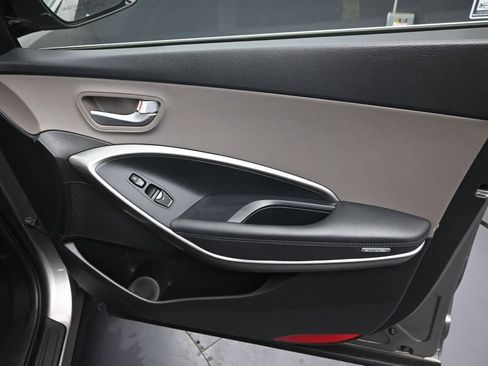 Used 2018 Hyundai Santa Fe Sport FWD image 28