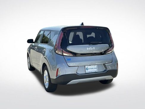 Used 2025 Kia Soul LX w/ LX Technology Package FWD image 6