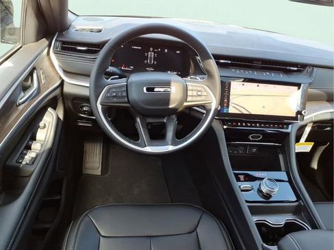 New 2026 Jeep Grand Cherokee Limited AWD/4WD image 13