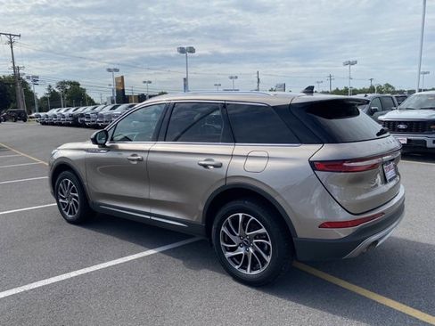 Used 2020 Lincoln Corsair AWD w/ Equipment Group 101A image 3