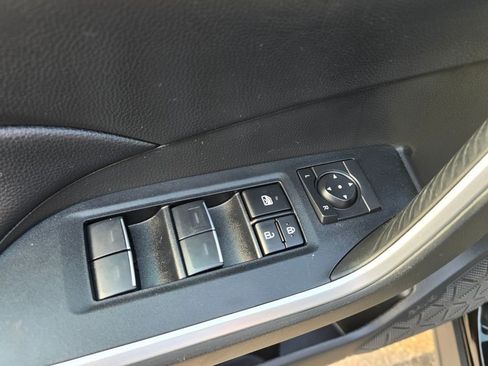 Certified 2023 Toyota RAV4 XLE Premium AWD/4WD image 18