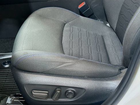 Used 2023 Toyota RAV4 SE w/ Convenience Package AWD/4WD image 16