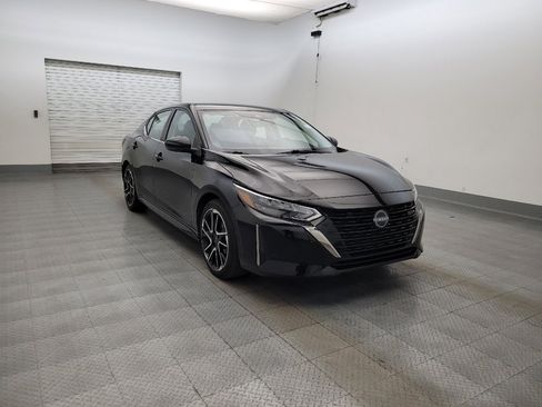 Used 2025 Nissan Sentra SR FWD image 13