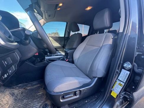 Used 2022 Toyota Tacoma SR5 image 8